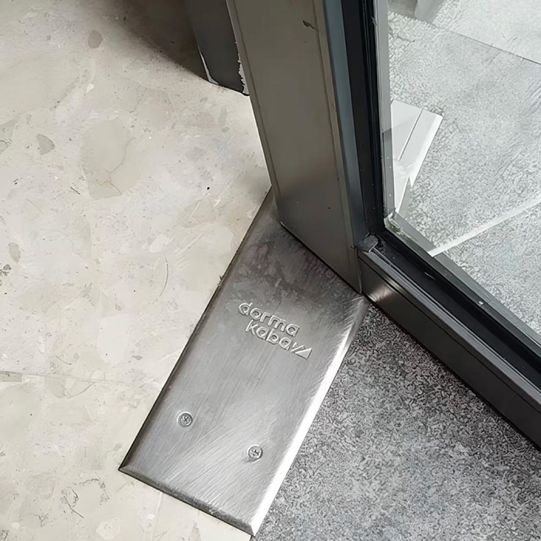 Échantillon de verre traité au laser